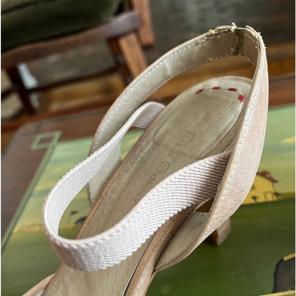 Pure DKNY Vintage Iridescent Peep-Toe Slingback Sandals with Heels - Picture 4 of 10